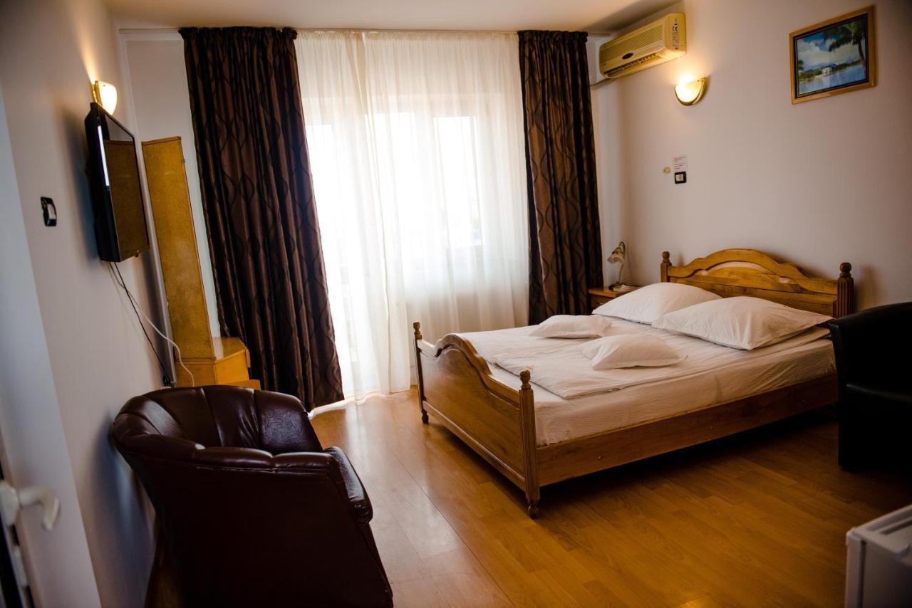 Pensiune Roua Arad Exterior photo