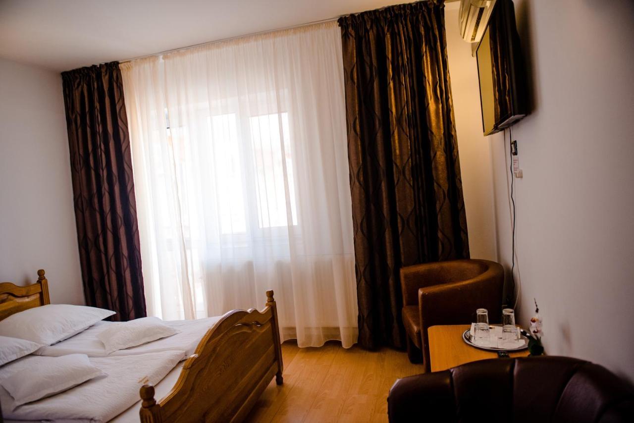Pensiune Roua Arad Exterior photo