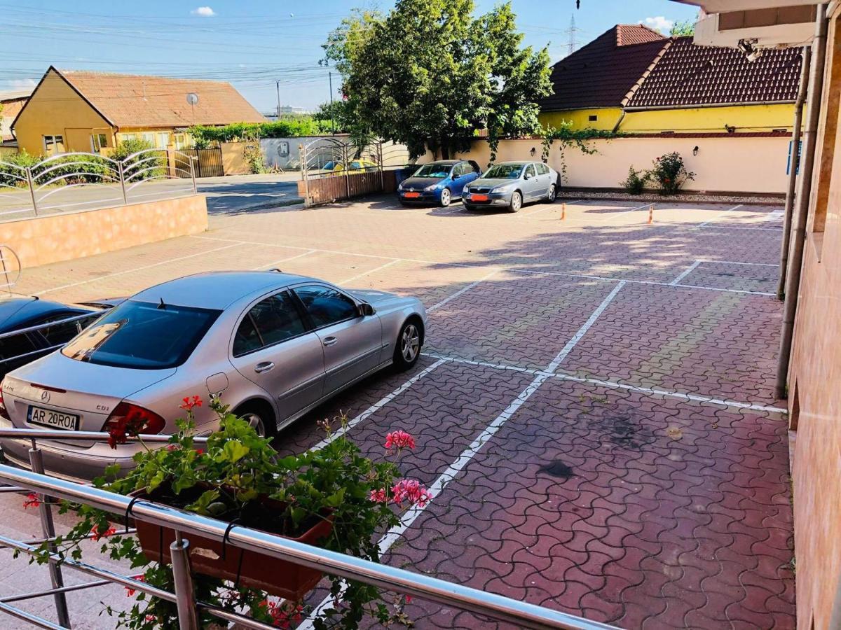 Pensiune Roua Arad Exterior photo